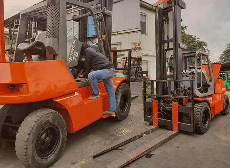 Forklift Bekas