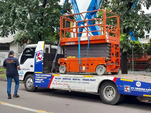 Rental-Scissor-Lift-JLG