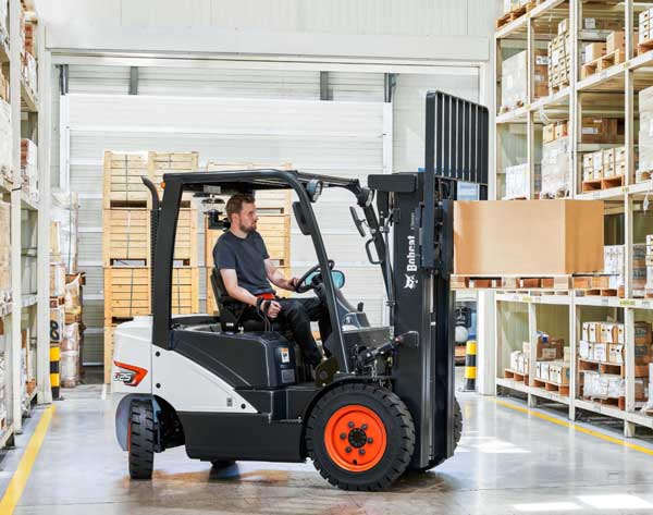 Forklift Bobcat : Pilihan Tenaga Electric, Diesel, dan LPG